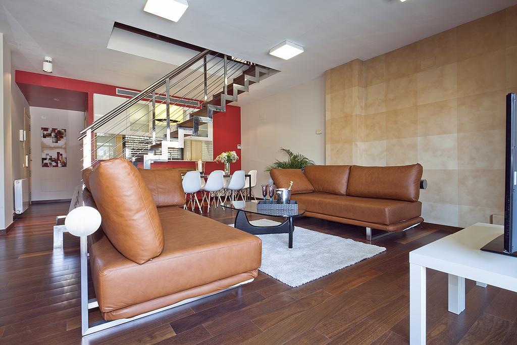Apartment Barcelona Rentals - Swimming Pool With Terrace Exterior photo