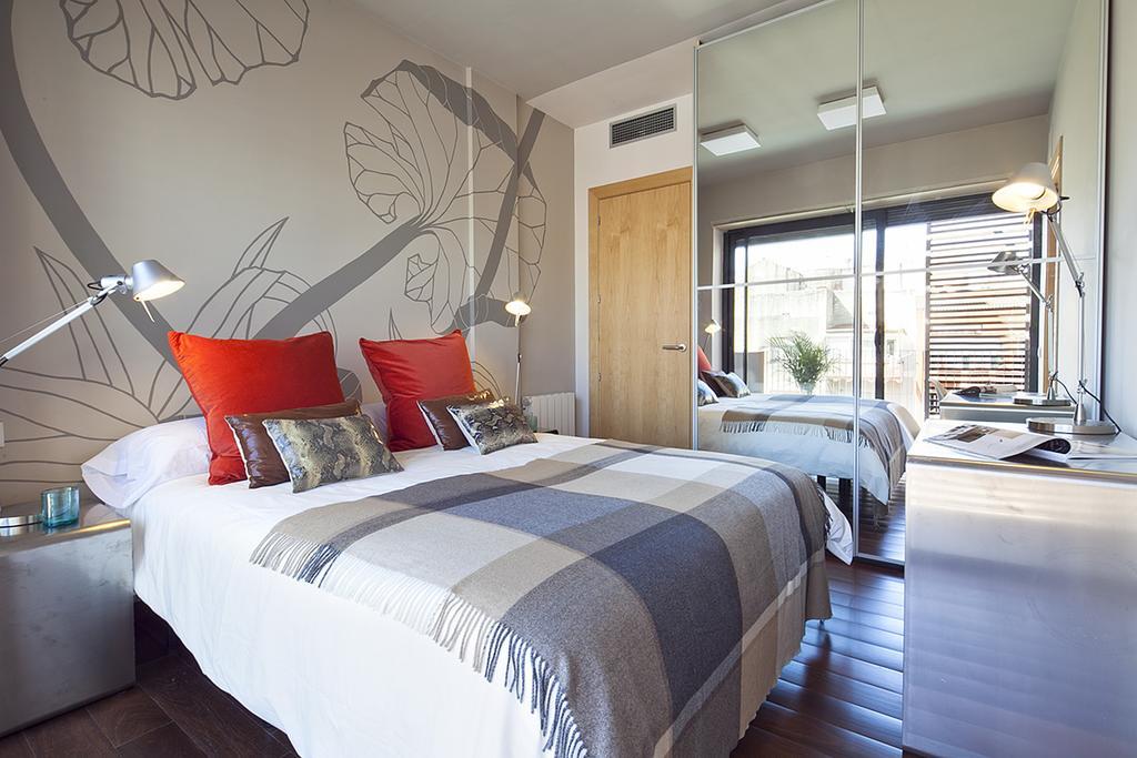 Apartment Barcelona Rentals - Swimming Pool With Terrace Exterior photo